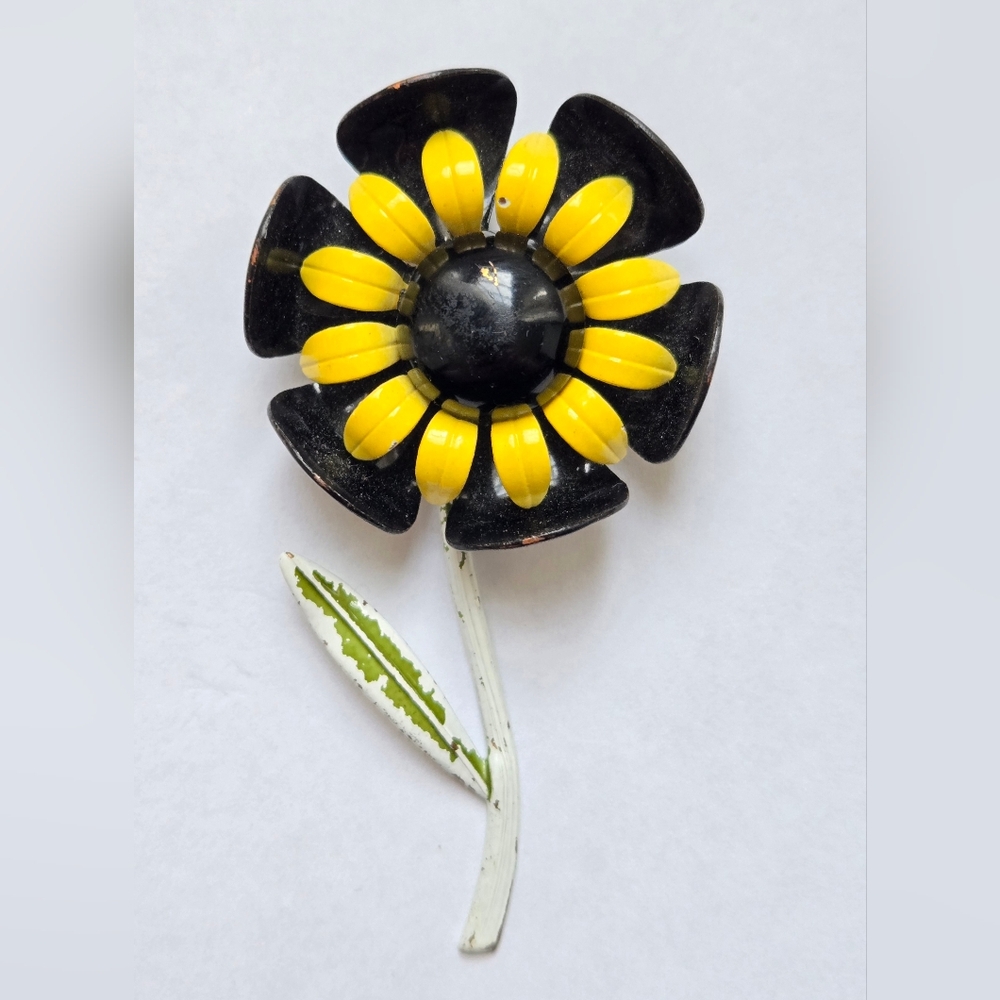 Vintage Mid Century Metal Enamel Flower Brooch Black & Yellow w/ Stem HTF Style